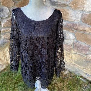 Monroe & Main Lace Top